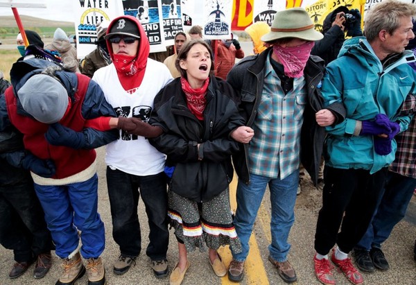 Американский протест - бойня в Северной Дакоте США, Северная Дакота, индейцы, протест, полиция США, Политика, длиннопост