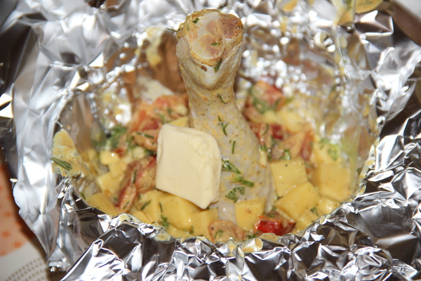 Куриные ножки в мешочках из фольги курица, рецепт, помидор, картофель, чеснок, вкусно, рецепты курицы, на каждый день, длиннопост