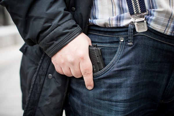 В Думе предложили пожизненно лишать права на оружие за его ношение в нетрезвом виде