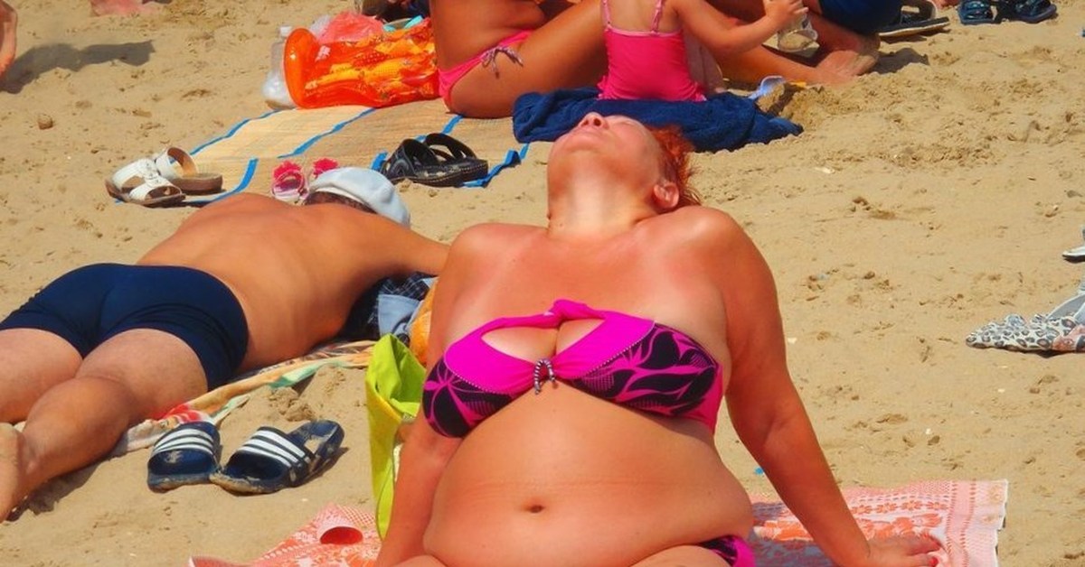 Толстые Нудистки На Пляже Фото