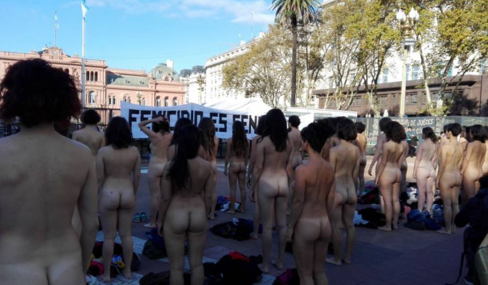 Argentinian Women Nude Rubbing It