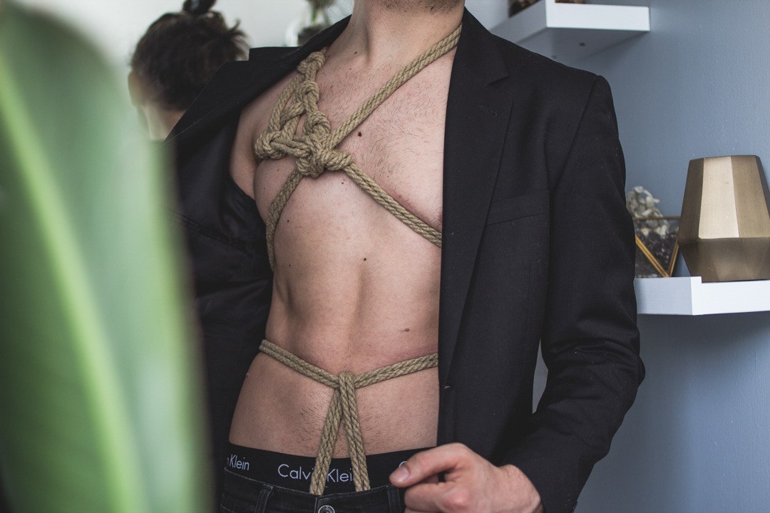 Male rope neck bondage