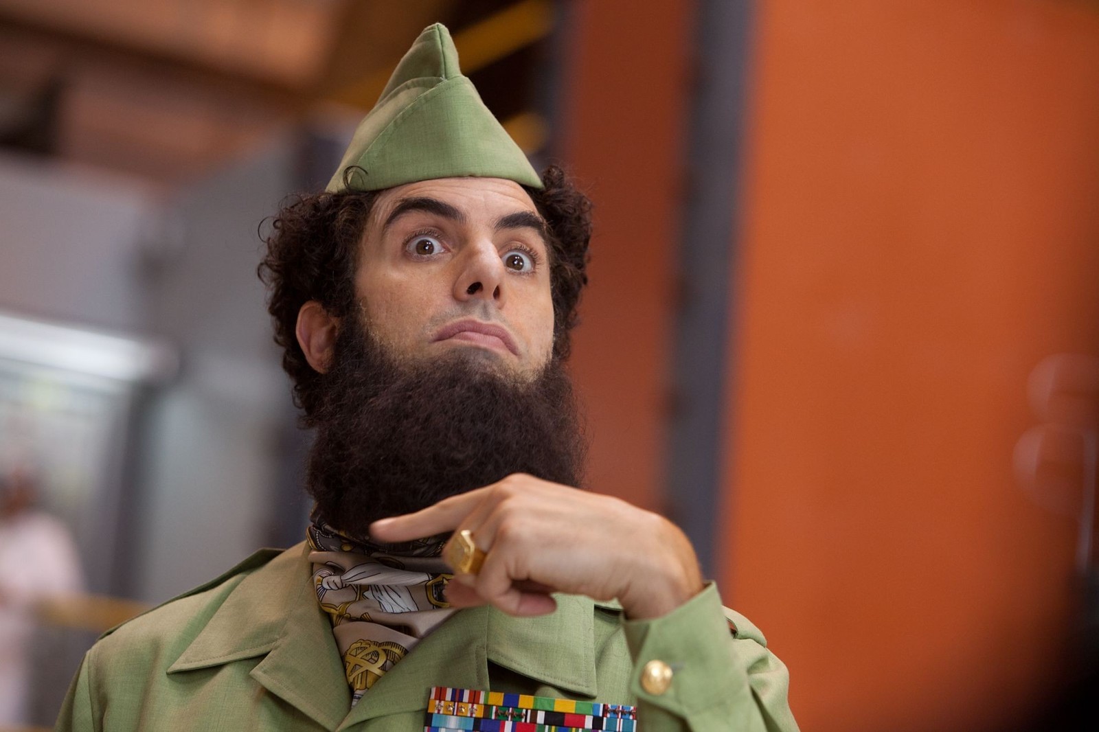 general-ebat-vseh-smotret-moshnoe-porevo