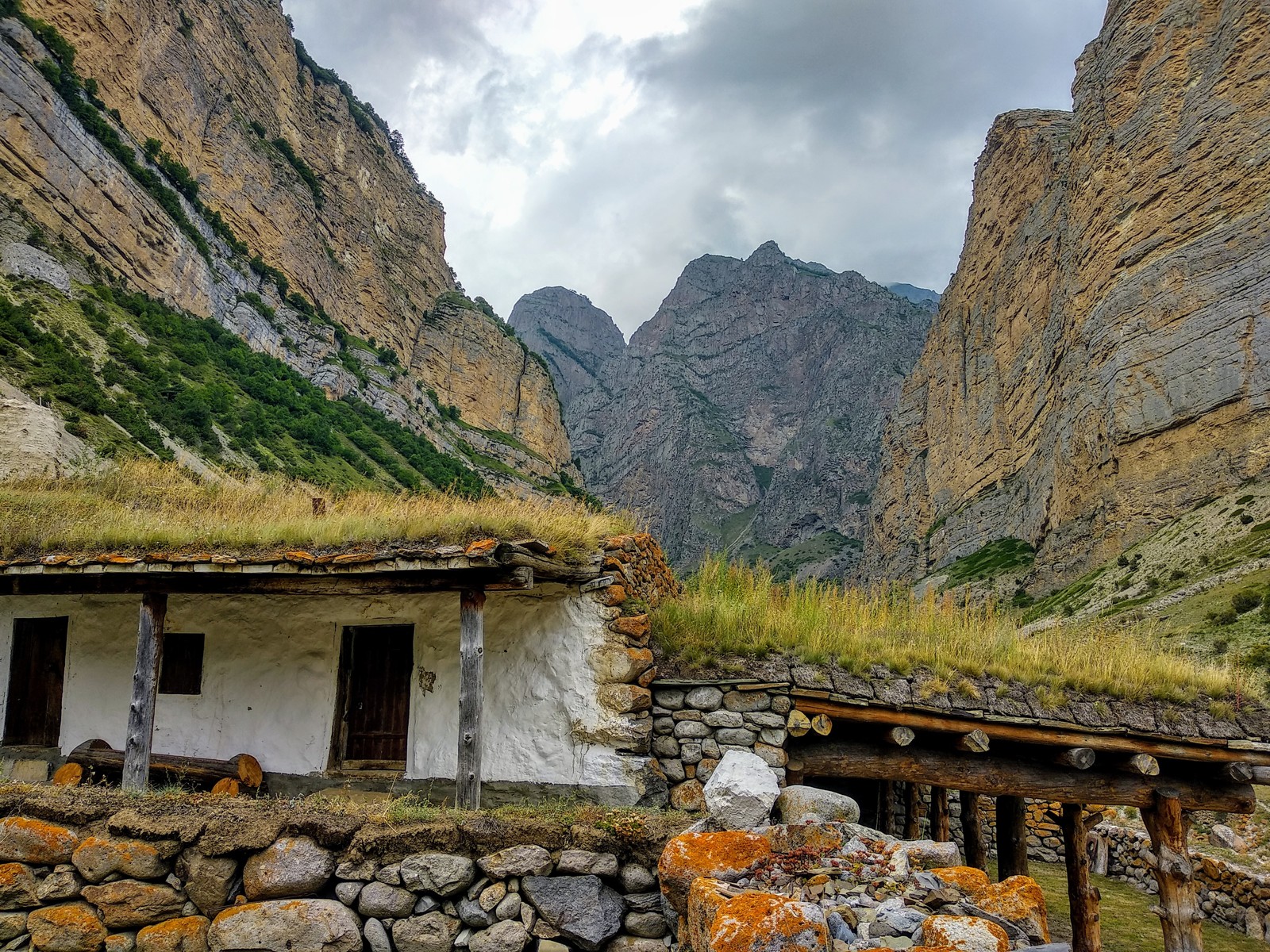 Фотографии со съемок фильма Кавказский пленник 1996 год | Пикабу