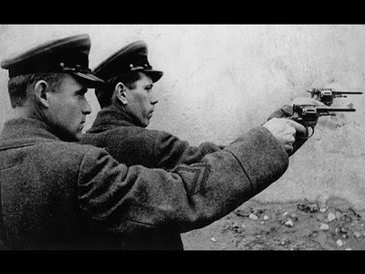 портрет сталина на стене. Смотреть фото портрет сталина на стене. Смотреть картинку портрет сталина на стене. Картинка про портрет сталина на стене. Фото портрет сталина на стене