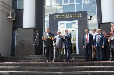 Оружие из кожи своими руками