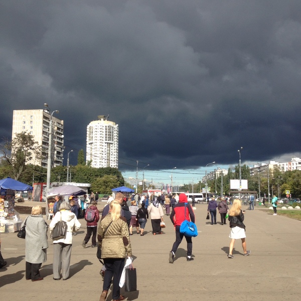 The end of the world began with the exit from the subway. - My, Weather, End of the world