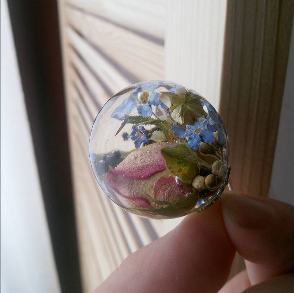 Pendant with a bouquet - My, Epoxy resin, Flowers, Dried flowers, Decoration, Pendant, , Longpost