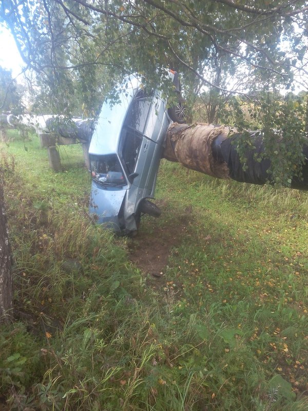 VAZ tried to jump over a heating main in Dorogobuzh - Events, Society, Incident, Russia, Smolensk region, AvtoVAZ, Heating main, , Longpost