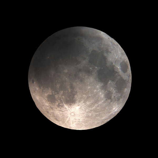 Полутеневое лунное затмение. Йошкар-Ола, Россия. 21:30.