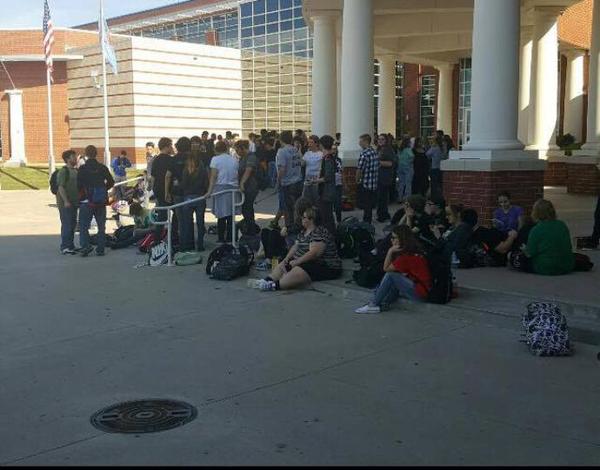 School management suspended students for hygiene requirements - news, School, Longpost, Children, Rally, Interesting, Protest, Oklahoma