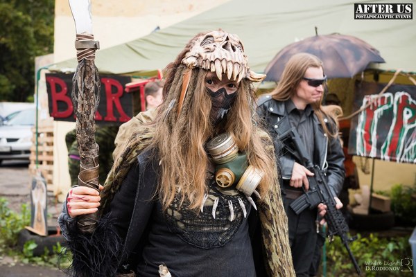 cage the elephant биография. 1474631133173081037. cage the elephant биография фото. cage the elephant биография-1474631133173081037. картинка cage the elephant биография. картинка 1474631133173081037. Хотя эта команда родом из Кентукки (а точнее из местечка Боулинг Грин) свой первый успех она познала не в Америке, а в Англии. Проект стартовал в 2006-м году, причем основали его ребята, до сего момента не имевшие отношения к профессиональной музыке. Водопроводчик, бармен, торговец скобяными изделиями, телемаркетолог, продавец из зоомагазина и просто ученик – вот каковы были их роды занятий, до того как Мэтт Шульц, Брэд Шульц, Дэниел Тиченор, Джаред Чампион и Линкольн Пэриш объединились под маркой "Cage The Elephant". Впрочем, парни уже успели какое-то время поиграть в школьных группах, поэтому хоть и небольшой, но опыт в этом деле у них имелся. Выступив на фестивале "South By Southwest", новоиспеченная рок-единица удостоилась контракта от "Relentless Records" и вскоре дебютировала с синглом "Free Love". cage the elephant биография. 1474631133173081037. cage the elephant биография фото. cage the elephant биография-1474631133173081037. картинка cage the elephant биография. картинка 1474631133173081037. Хотя эта команда родом из Кентукки (а точнее из местечка Боулинг Грин) свой первый успех она познала не в Америке, а в Англии. Проект стартовал в 2006-м году, причем основали его ребята, до сего момента не имевшие отношения к профессиональной музыке. Водопроводчик, бармен, торговец скобяными изделиями, телемаркетолог, продавец из зоомагазина и просто ученик – вот каковы были их роды занятий, до того как Мэтт Шульц, Брэд Шульц, Дэниел Тиченор, Джаред Чампион и Линкольн Пэриш объединились под маркой "Cage The Elephant". Впрочем, парни уже успели какое-то время поиграть в школьных группах, поэтому хоть и небольшой, но опыт в этом деле у них имелся. Выступив на фестивале "South By Southwest", новоиспеченная рок-единица удостоилась контракта от "Relentless Records" и вскоре дебютировала с синглом "Free Love".