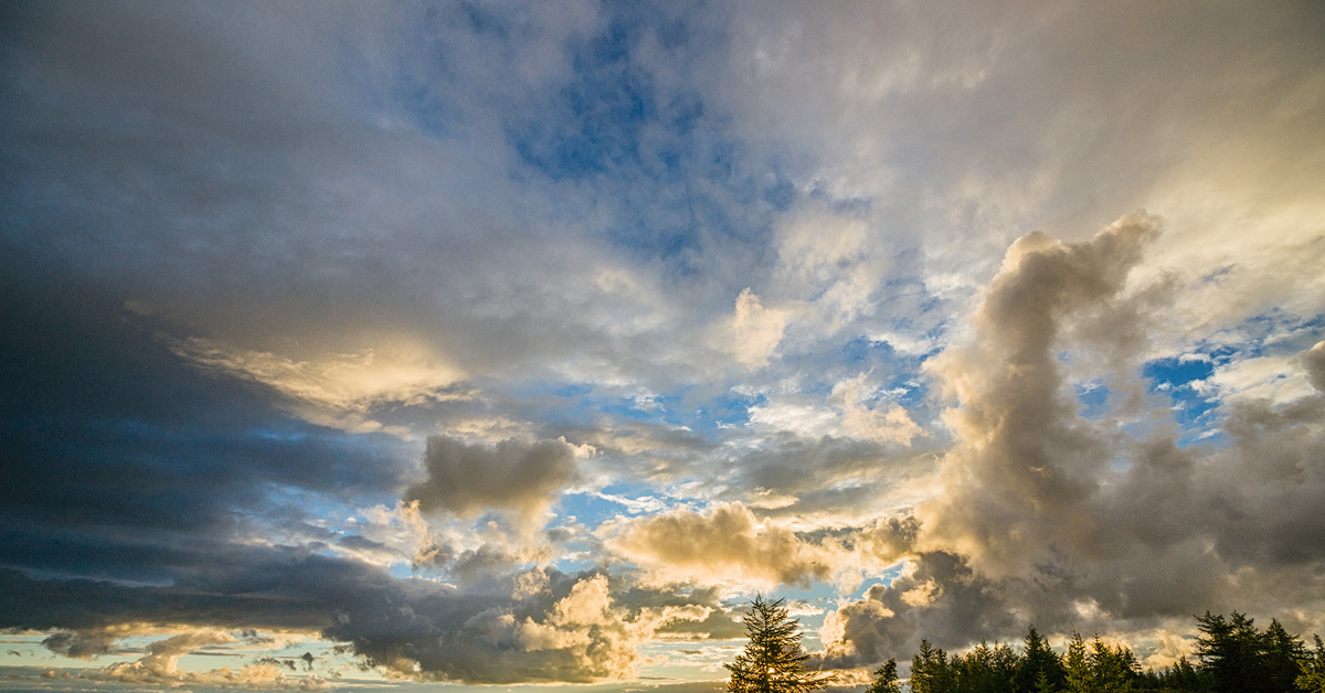 Облака над Онегой. Облака над Надымом. Облака над Сухоной фото. Облака над седой