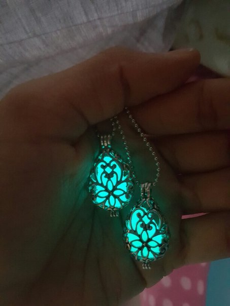 A pendant that is charged by the light of a smartphone flashlight! - My, Longpost, Purchase, Smartphone, Glowing, Pendant