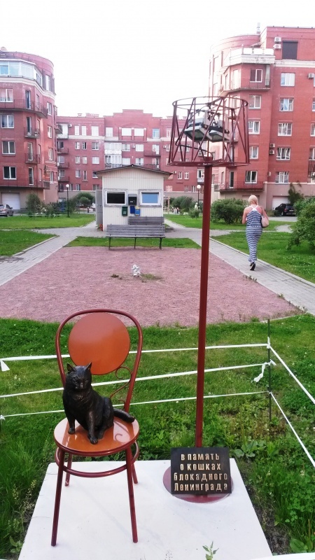 A sculpture was erected in St. Petersburg in memory of the cats of besieged Leningrad - Saint Petersburg, cat, Blockade, Leningrad blockade