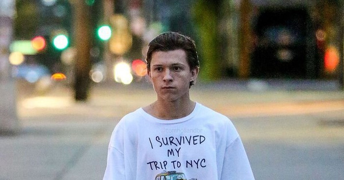 Like my trip. Футболка i Survived my trip to NYC. Футболка i Survived my trip to NYC том Холланд. Tom Holland White t-Shirts. Футболка Питера Паркера.