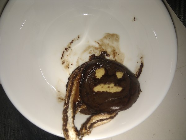 I decided to warm ChocoPie in the microwave. He is clearly not happy. - My, Choco pie, Microwave, Horror, Life is pain