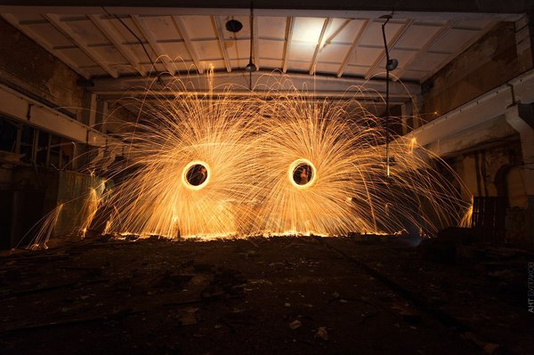 Sparkle. - My, Sparks, Steel wool, Torsion, Roof, Factory, Fire, The photo, Rain, Longpost
