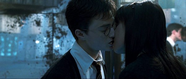 Little fact: Potter and Chang's kiss scene was filmed in only 24 takes. - Warner brothers, Harry Potter, Zhou Chang, Kiss, Scene, Double, Attempt