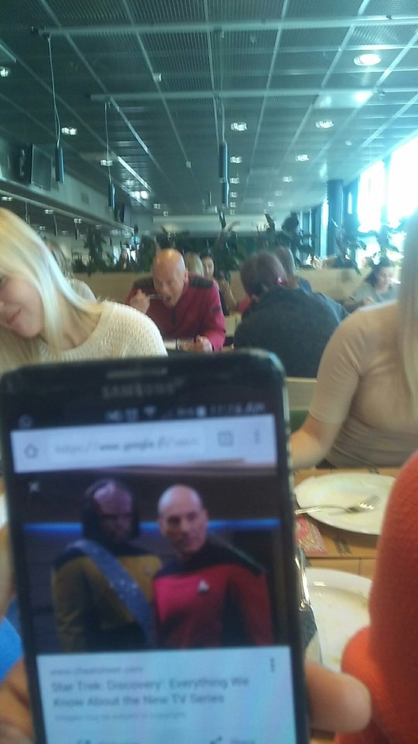 Star Trek at uni. I apologize for the quality, it was difficult to take a picture - My, Similarity, University, Movies, Twins, Joke, Actors, , Cosplay