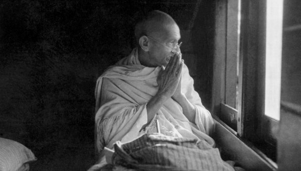 Mahatma Gandhi: 10 tips for changing the world. - Gandhi, Enlightenment, Peace, World peace, Kindness, Light, Fight, Longpost