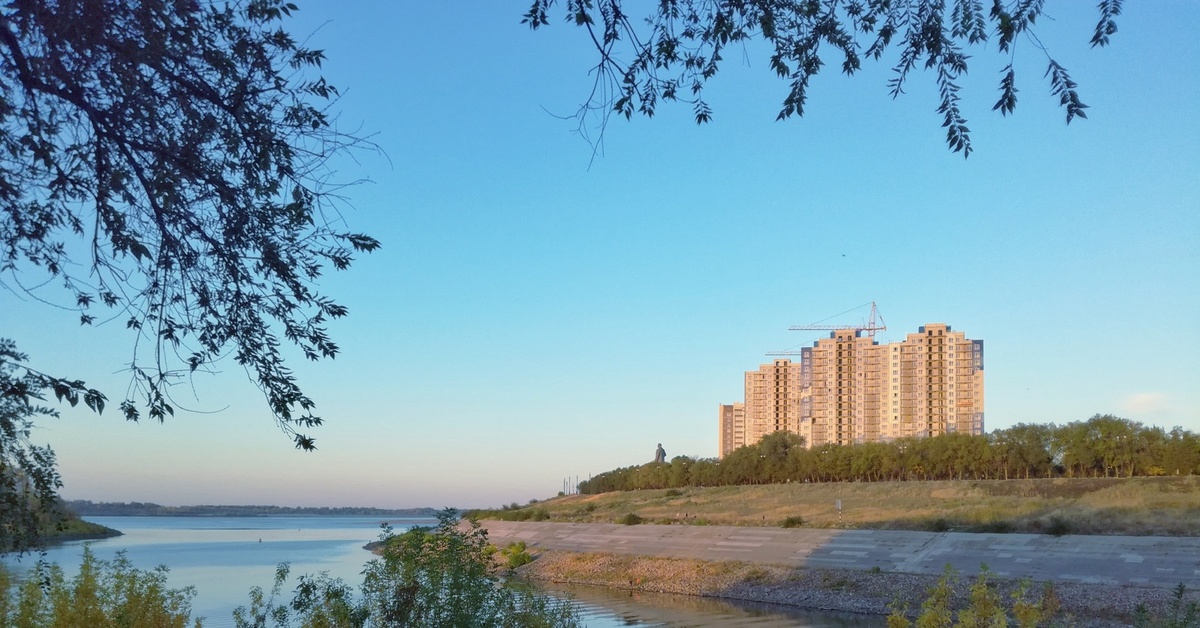 Волгоград красноармейский фото. Волгоград Красноармейский район. Лесобаза Волгоград Красноармейский район. Волгоград Красноармейский район Голубева 8. Вечерний Волгоград Красноармейский район.