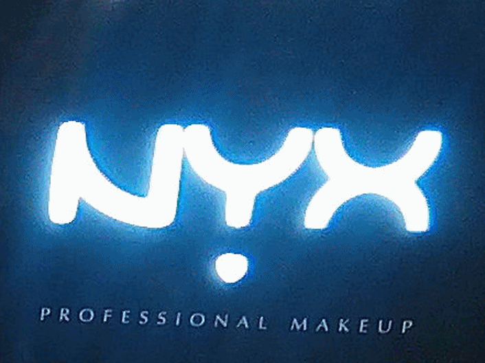 The reverse side of NYX cosmetics - My, Nyx, , LOL, Reflection, Humor, Mat, GIF