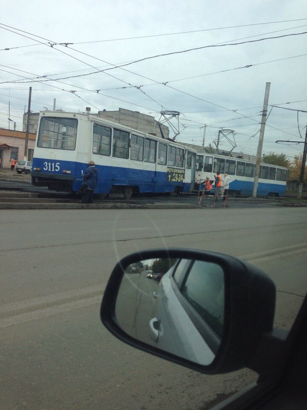 And we met two ...... trams - Crash, Longpost, Magnitogorsk, Tram
