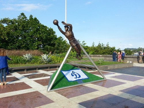 In Rio de Janeiro there is a monument to Lev Yashin - Lev Yashin, Football, Memory
