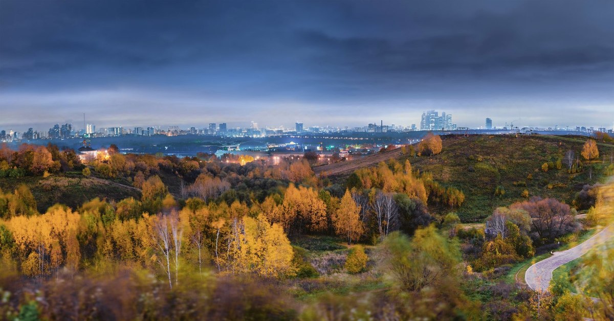 Крылатское осенний. Крылатские холмы Золотая осень. Москва осень Крылатские холмы. Крылатские холмы панорама. Крылатские холмы парк осенью.