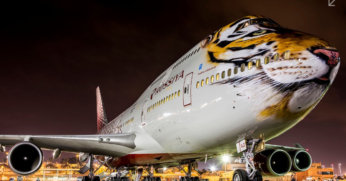 Самые большие пассажирские. Боинг 747. Авиалайнер Боинг 747. Двухэтажный самолет Боинг 747. Самолёт Боинг 747-400.