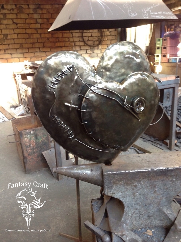 Metal exposition Two hearts sewn to each other - My, Metal, Interior, Heart, , Blacksmith, Exposition, Longpost