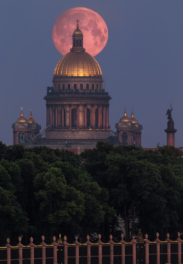 In mid-November, a giant moon will rise over St. Petersburg... - Russia, Saint Petersburg, moon, Super moon, Full moon, Natural phenomena, Town, Longpost