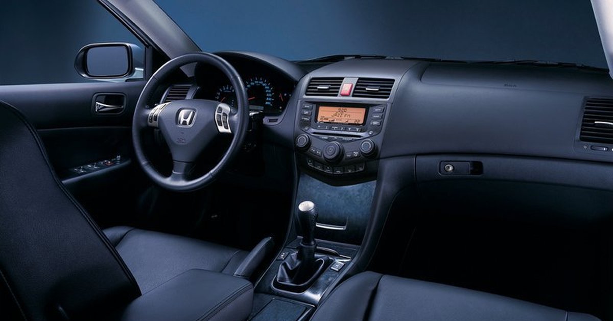 Аккорд торпеда. Honda Accord 7 салон. Honda Accord 2006 салон. Honda Accord 7 Interior. Хонда Аккорд 7 поколения салон.
