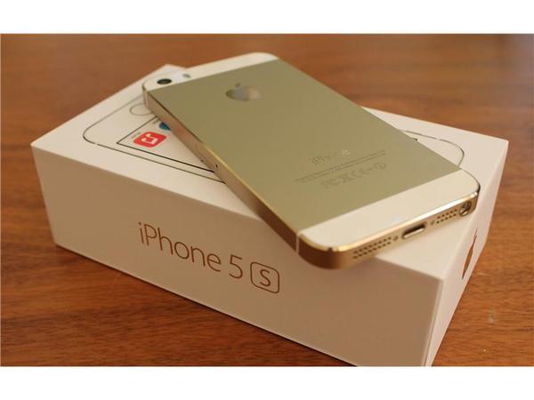 Три сибирячки разделись в ночном клубе за коробку от iPhone