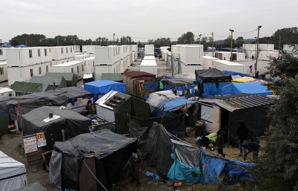 A French journalist's translator was raped in a migrant camp in Calais. - Politics, France, Calais, Migrants, Refugees, Изнасилование