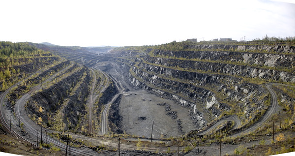 Quarry for the extraction of ore and crushed stone. Sverdlovsk region, city of Pervouralsk - My, Career, Beautiful view, The photo