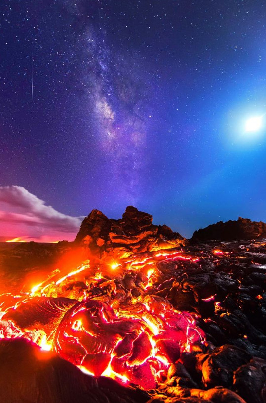 Mike Meisel photographed erupting lava, but it turned out four in one. - The photo, National park, Volcano, Hawaii, Lava, moon, Milky Way, , Starfall