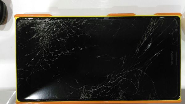 Need glass replacement for Nokia Lumia 1520, Moscow. - Lumia 1520, Broken screen, Repair of equipment, My, Sadness, Nokia, Moscow