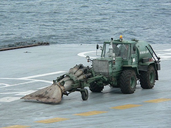 Russian naval vacuum cleaner. - Mig-15, Admiral Kuznetsov, Cleaning