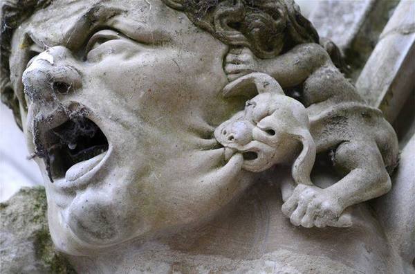 Gargoyles - Salisbury Cathedral, England, grotesque, guardian of darkness (but how similar to a pig!) - Gargoyle, England, The cathedral, Grotesque, 