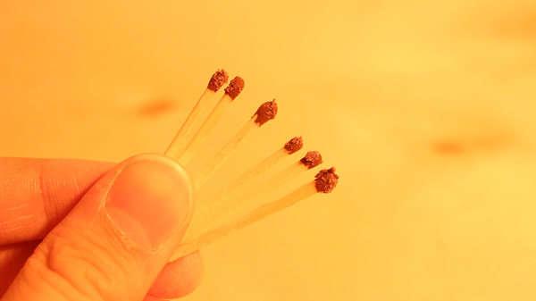 HOW TO LIGHT A MATCH WITH A CLUTTER? - My, Focus, Trick, Humor, Slitban, Matches, , Fire