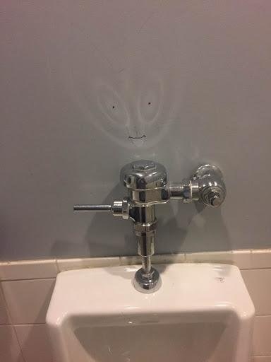 Hi! - Toilet, Pareidolia