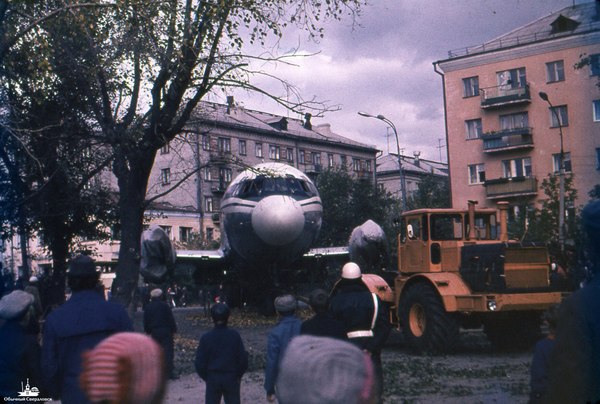 Транспортировка самолета - Свердловск, Самолет, Памятник, СССР, В далекой далекой галактике, Екатеринбург, Длиннопост