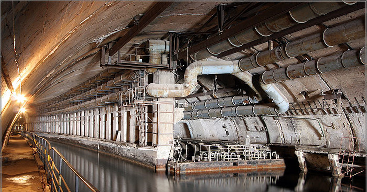 подводный завод. балаклавский подземный музейный комплекс. балаклава севастополь музей подводных лодок. балаклава севастополь музей подводных лодок. балаклавский подземный музейный комплекс.