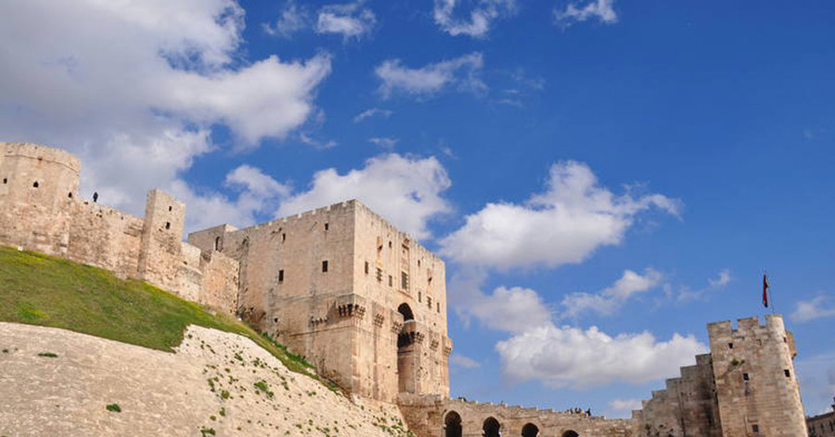 древний город босра. памятники всемирного наследия африки. касерес испания. цитадель, старый город и крепостные сооружения дербента. башня аббатства уитби.