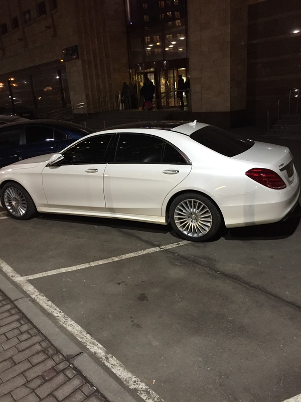 11/23/16, 19:20, Moscow, parking at Yerevan Plaza. The country must know its heroes. - My, Asshole, Parking, Majors, Cattle, Longpost, Auto