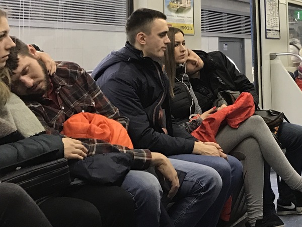 Male tenderness in the evening St. Petersburg metro) - My, Saint Petersburg, Men, Shoulders