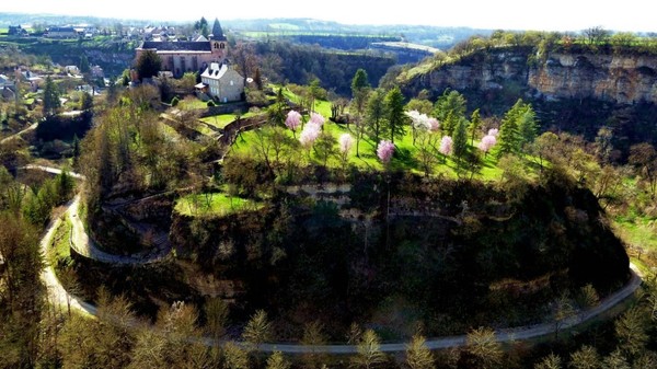 Hole Bozoul (Trou de Bozouls) France. - Canyon, Town, On the edge, Break, France, Longpost