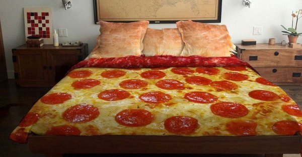 Спать на пирожках и укрываться пиццей? Да легко!